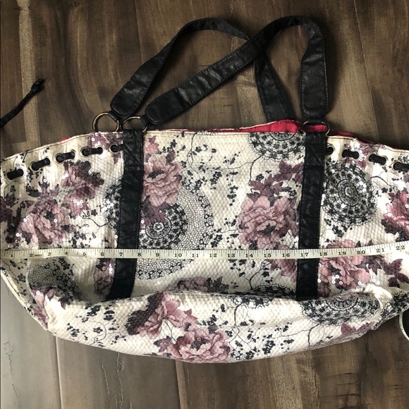 Bohemian sequence flower bag - Picture 7 of 7